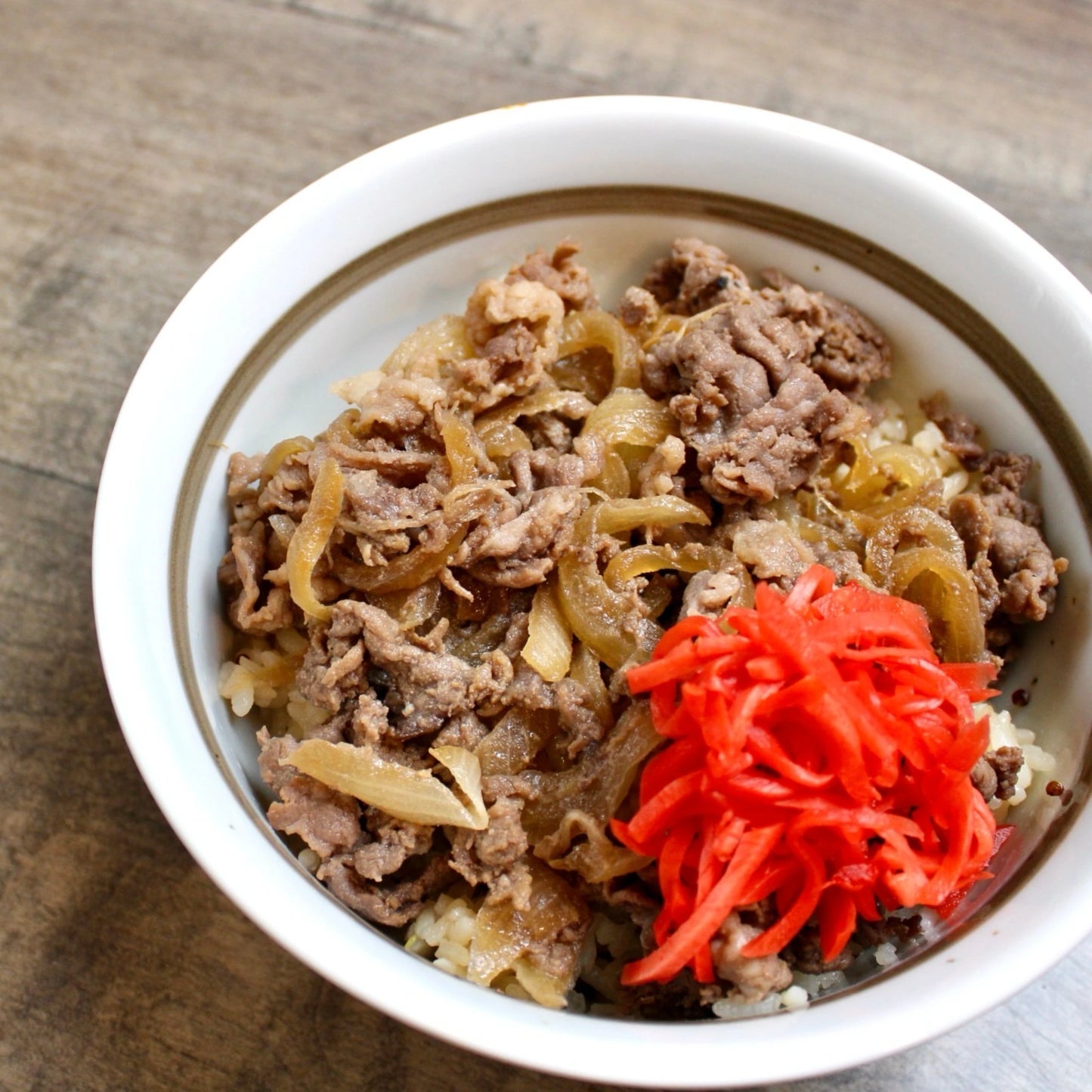 Gyudon (Savory Simmered Beef Bowl)