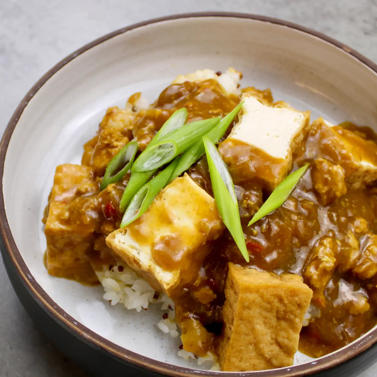 どっちなの〜 | 麻婆豆腐カレー丼