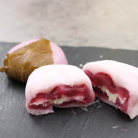 豆乳クリームいちご大福|と桜餅